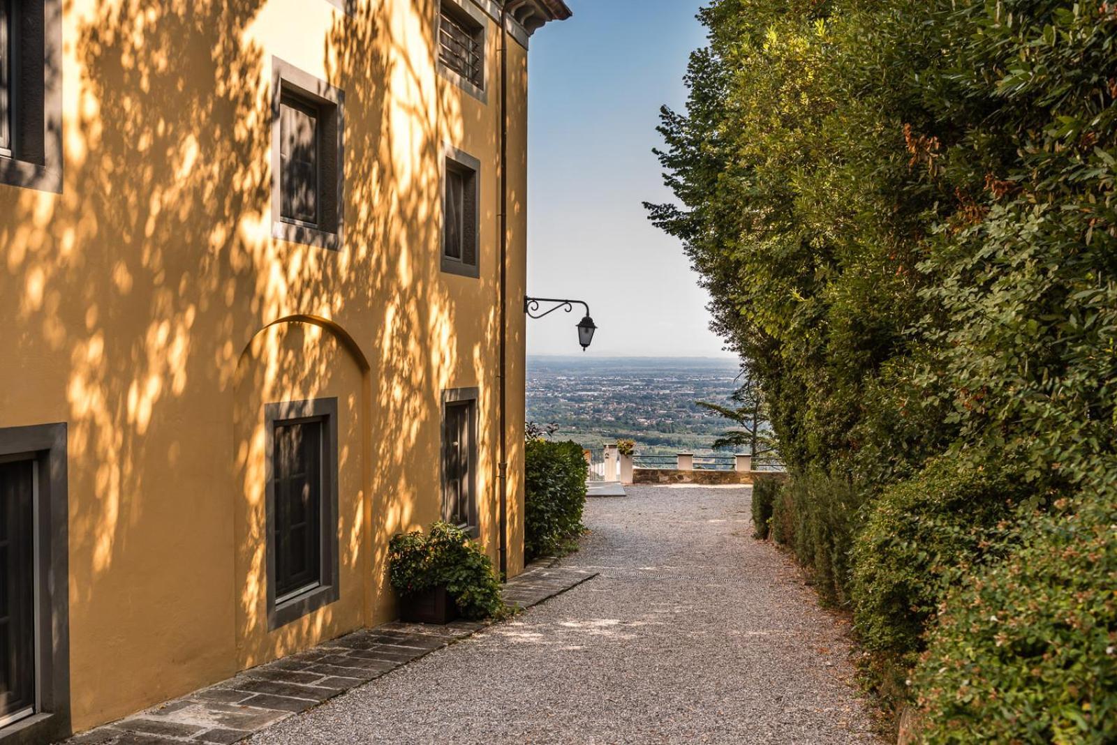 Tenuta Guinigi Antico Borgo Di Matraia - Exclusive Holidays Apartments & Pool Lucca Exteriör bild