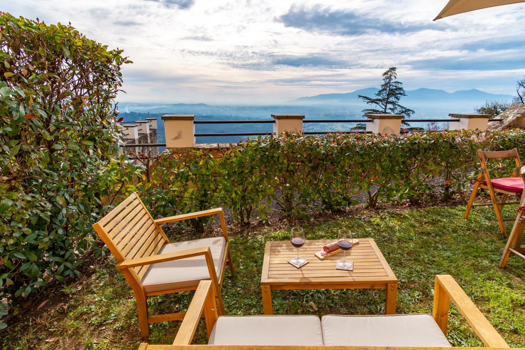 Tenuta Guinigi Antico Borgo Di Matraia - Exclusive Holidays Apartments & Pool Lucca Exteriör bild